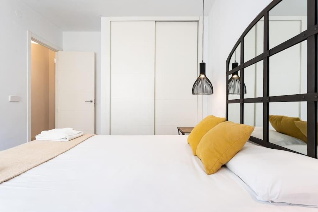 Super Central Malaga Flat With Terrace And Free Parking Exterior photo